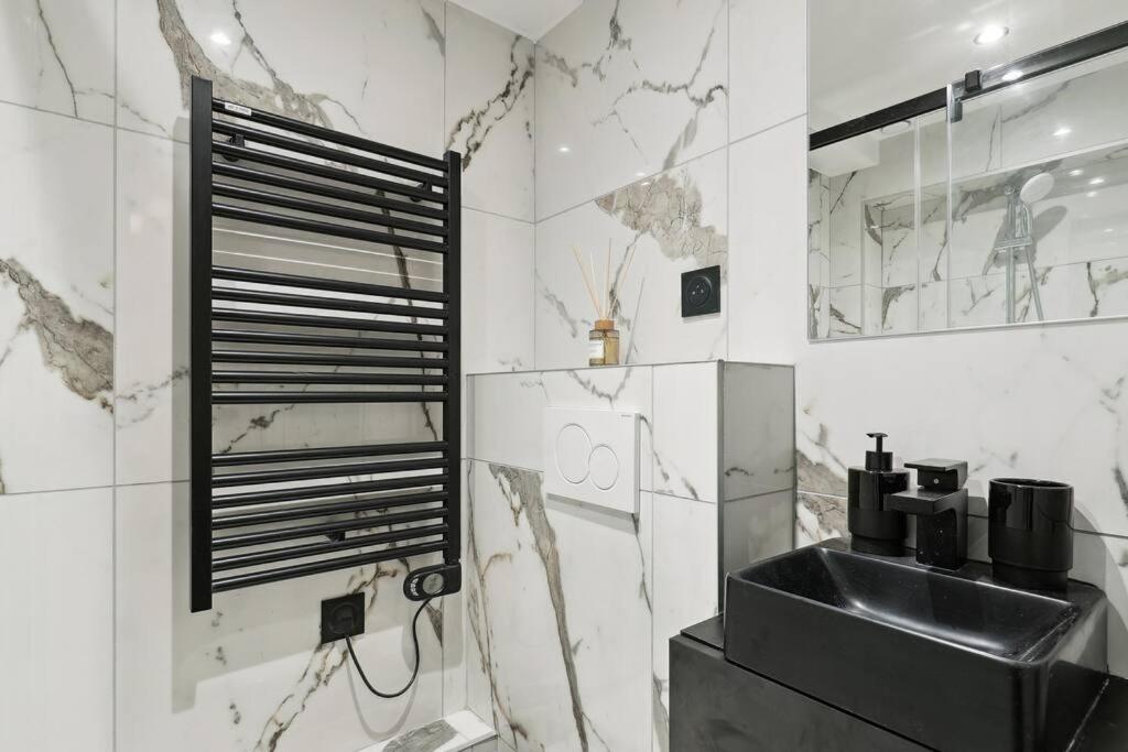 Duplex Parisien Pres Du Louvre Apartment Luaran gambar