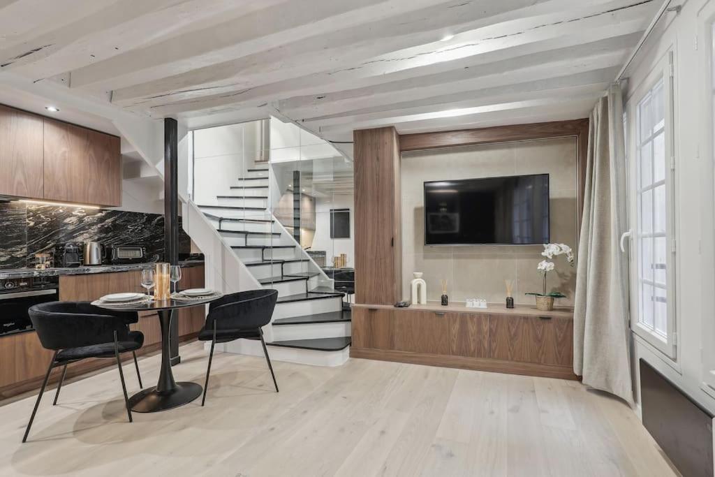 Duplex Parisien Pres Du Louvre Apartment Luaran gambar